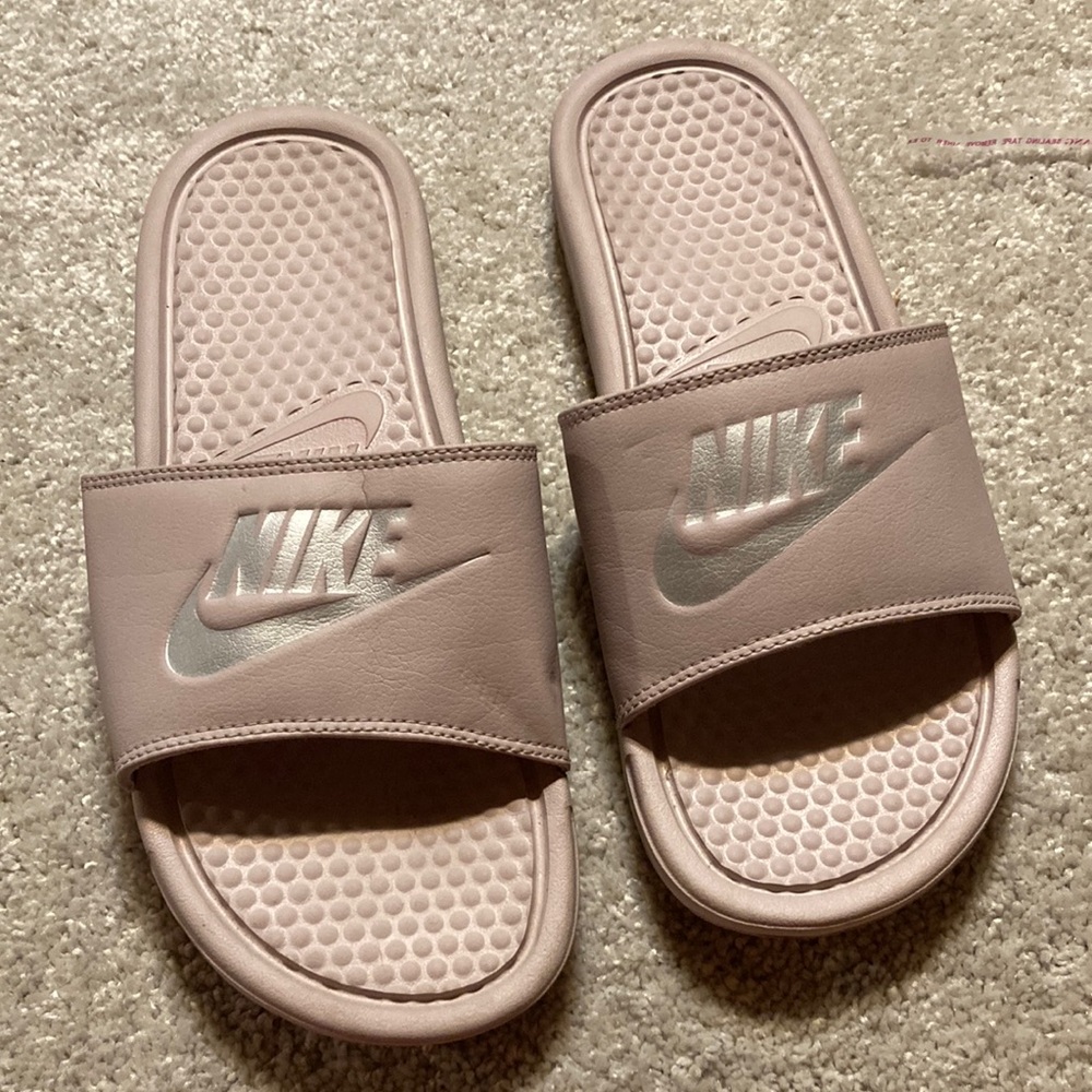 Nike Pink Slides Size 9 Women’s